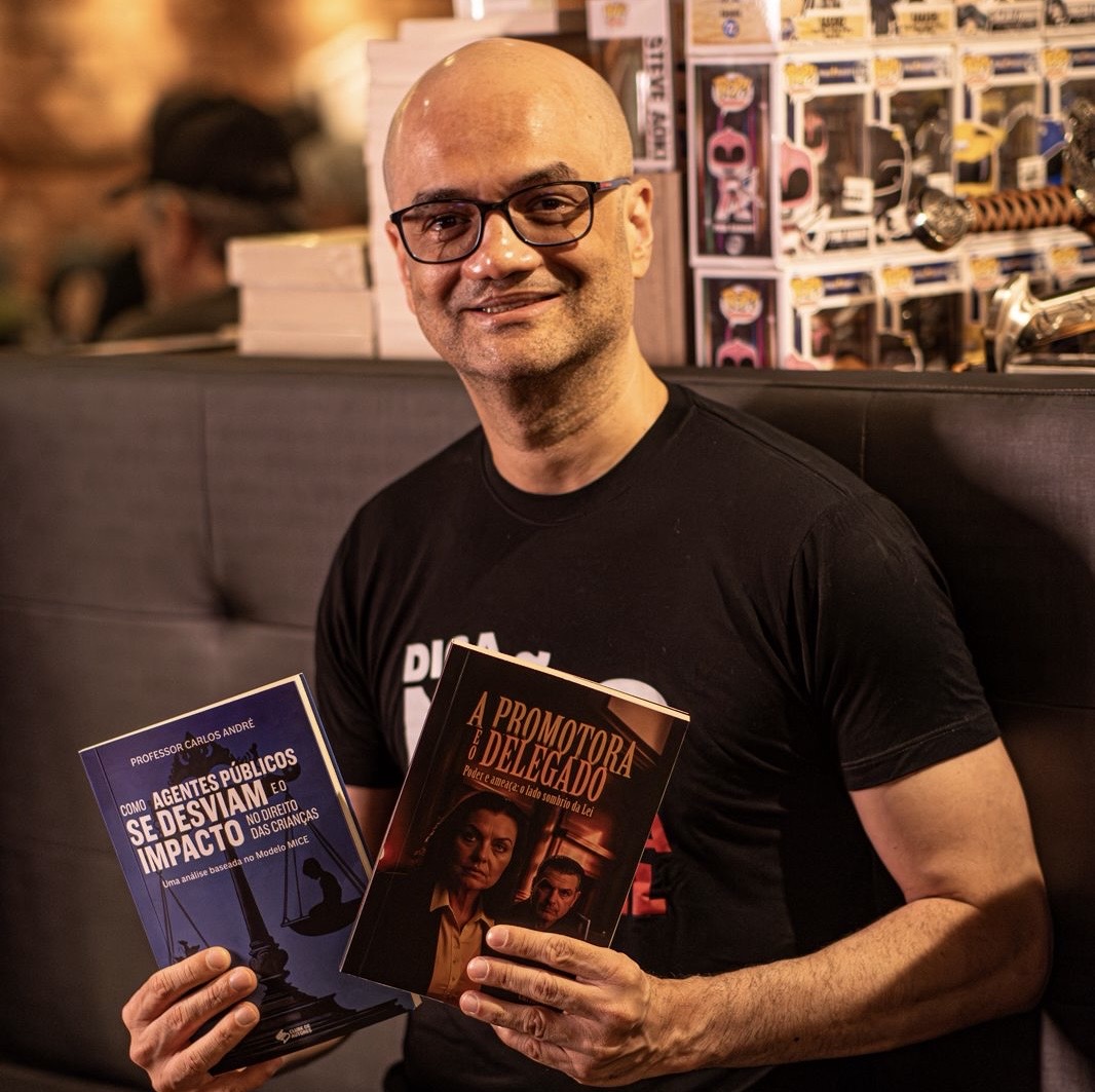 Carlos André lança segundo volume de trilogia com denúncia sobre distorções da Lei Maria da Penha