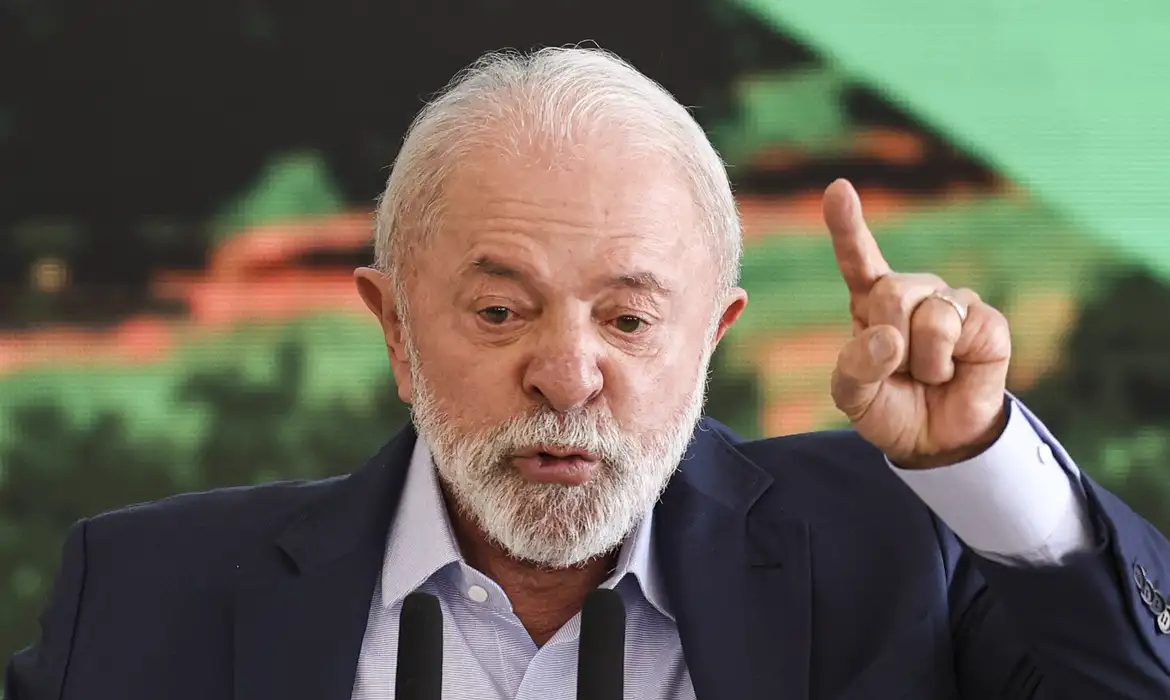 Datafolha: avaliação positiva de Lula sobe para 33%, enquanto rejeição chega a 38%