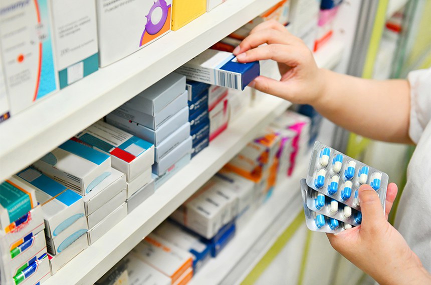 Senado aprova projeto que autoriza venda de medicamentos em supermercados