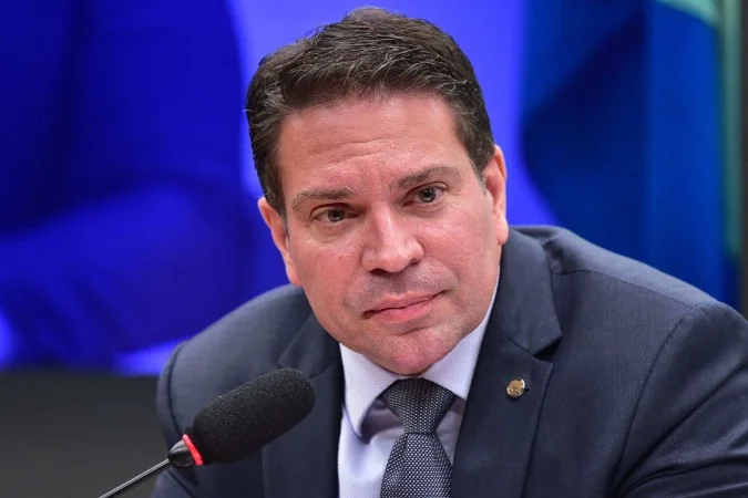 Ramagem afirma estar nos EUA com conhecimento do governo norte-americano