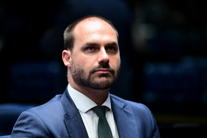 Eduardo Bolsonaro é incluído na Dívida Ativa após cobrança de faltas na Câmara