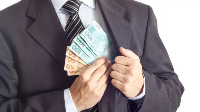 Brasil mantém desempenho negativo em ranking global de percepção da corrupção