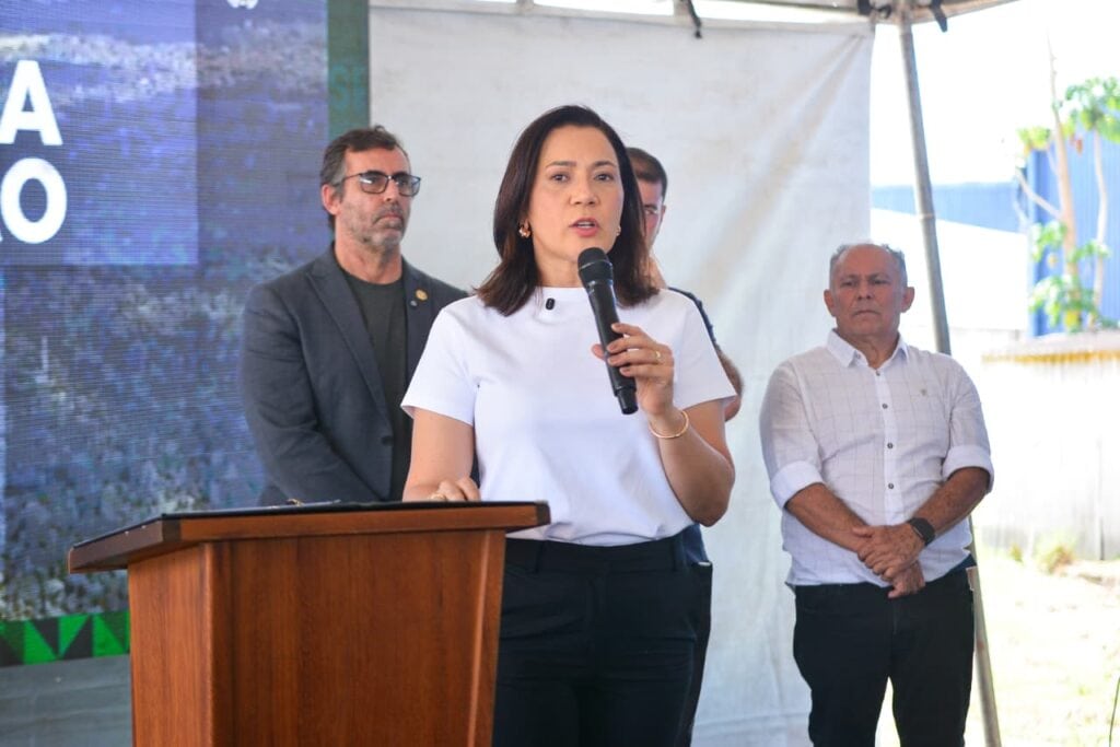 Governadora Mailza Assis entrega investimentos para fortalecer produção rural e segurança em Cruzeiro do Sul