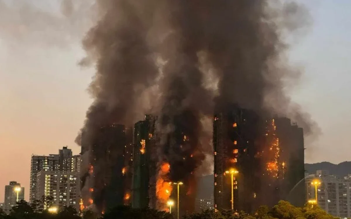 Incêndio em complexo residencial deixa quatro mortos em Hong Kong