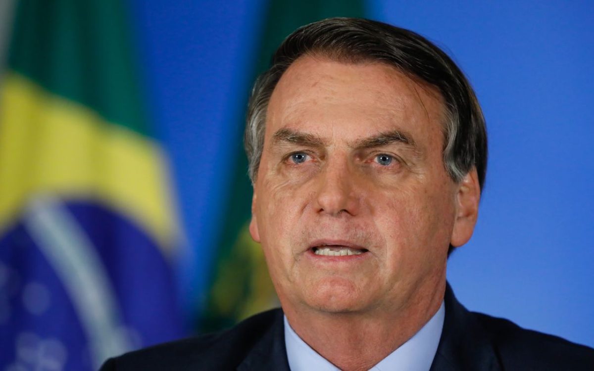 Carlos relata piora no estado de saúde de Jair Bolsonaro durante a madrugada