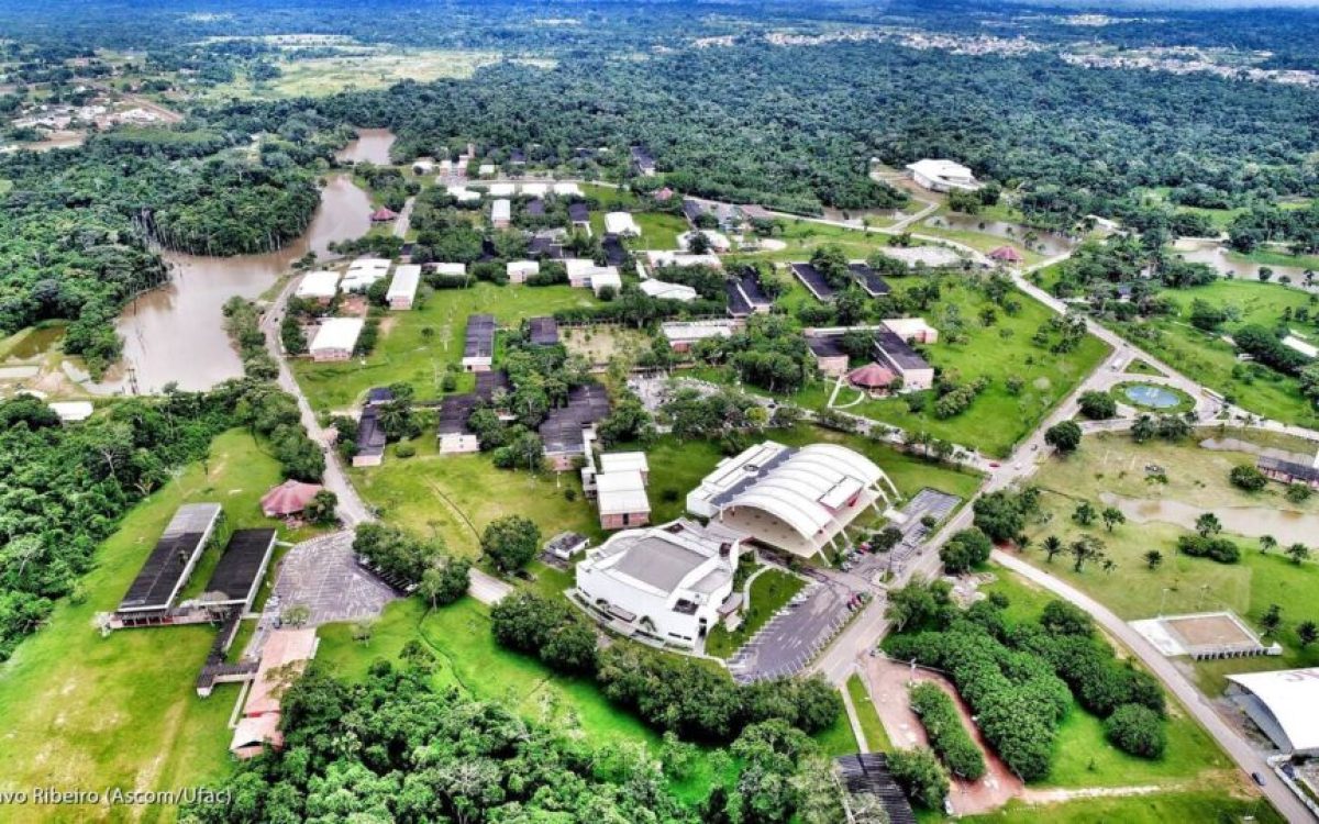 Ufac abre concurso com salários de até R$ 6,3 mil e inscrições a partir de segunda-feira
