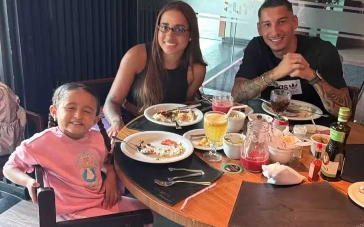 Jogador assume relação com MC Loma e se declara à cantora e à filha