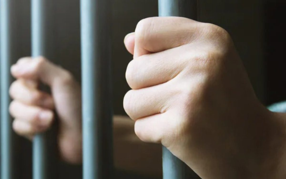 Jovem é libertado após mais de um ano mantido em cárcere privado