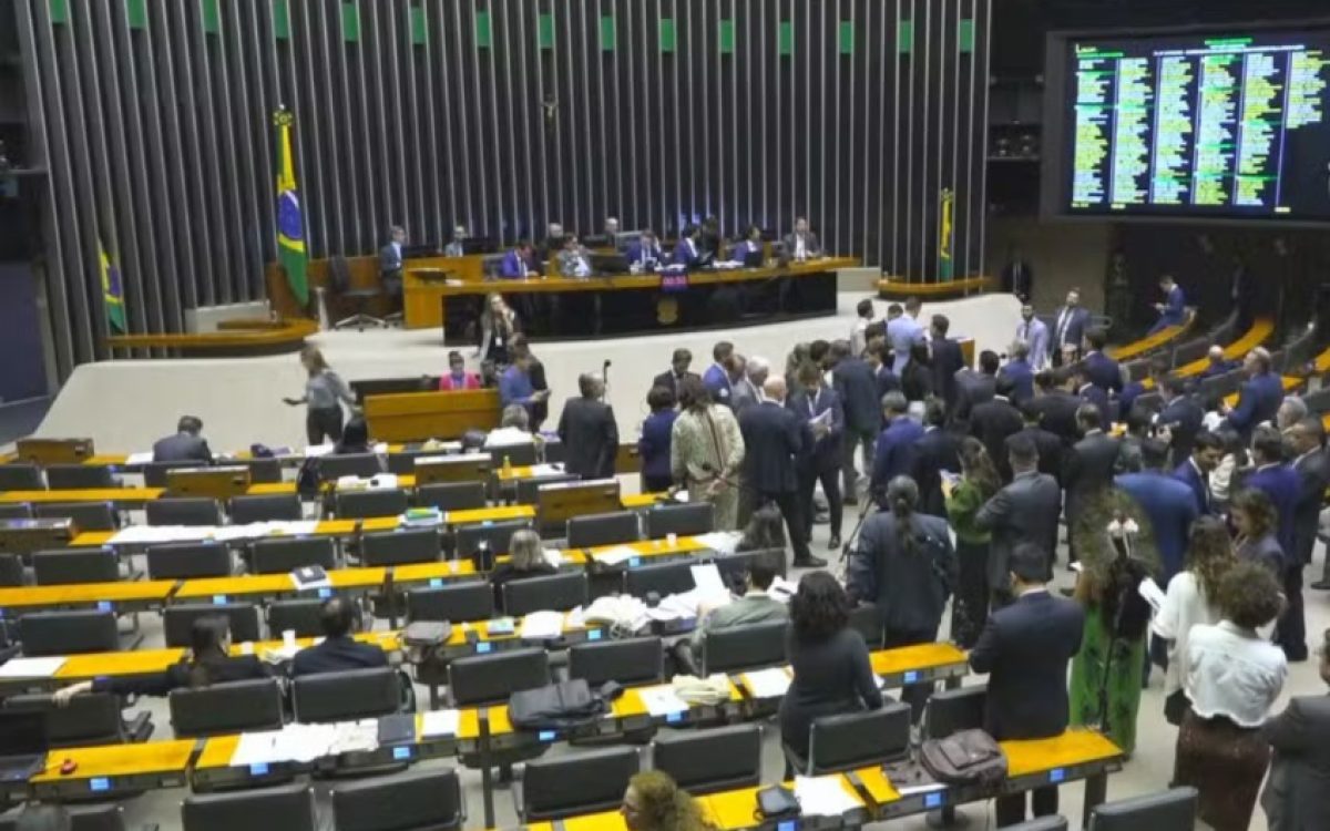 Congresso restabelece trechos da lei do licenciamento ambiental e flexibiliza regras