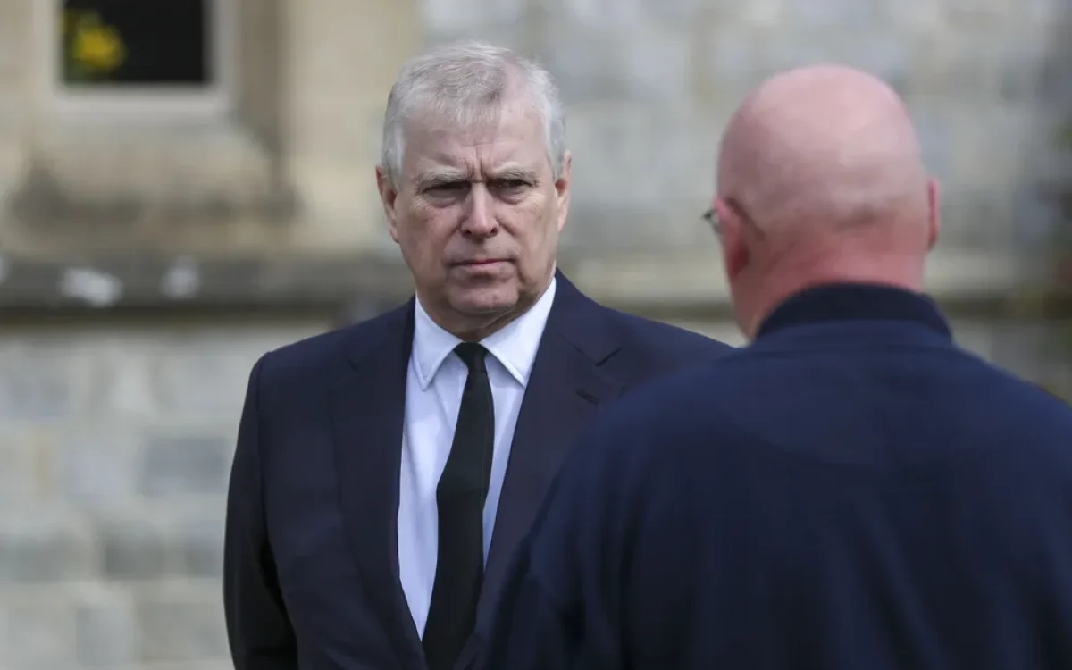 Pressionado após repercussão do caso Epstein, ex-príncipe Andrew deixa residência oficial em Windsor
