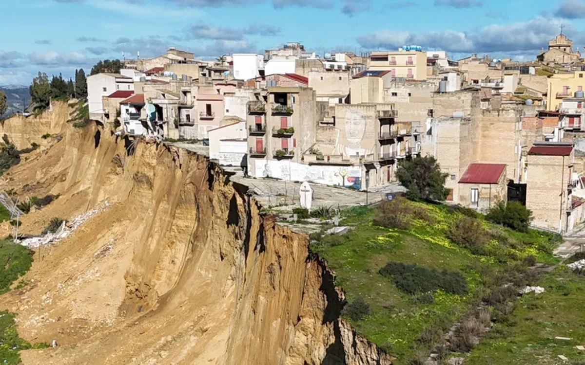 Deslizamento ameaça cidade siciliana após série de tempestades intensas