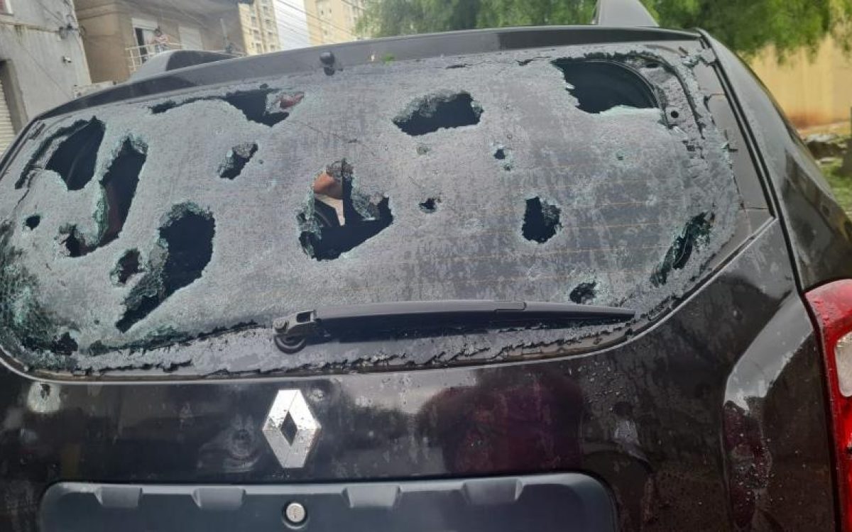 Chuva com granizo atinge São Paulo e causa alerta para alagamentos