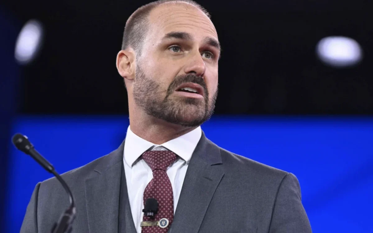 Câmara notifica Eduardo Bolsonaro por faltas e abre prazo de defesa