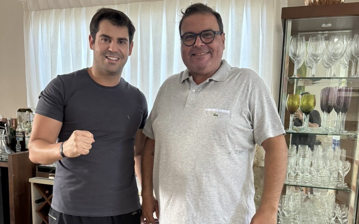 Robson Carvalho amplia base política e recebe adesão de Giann Oliveira