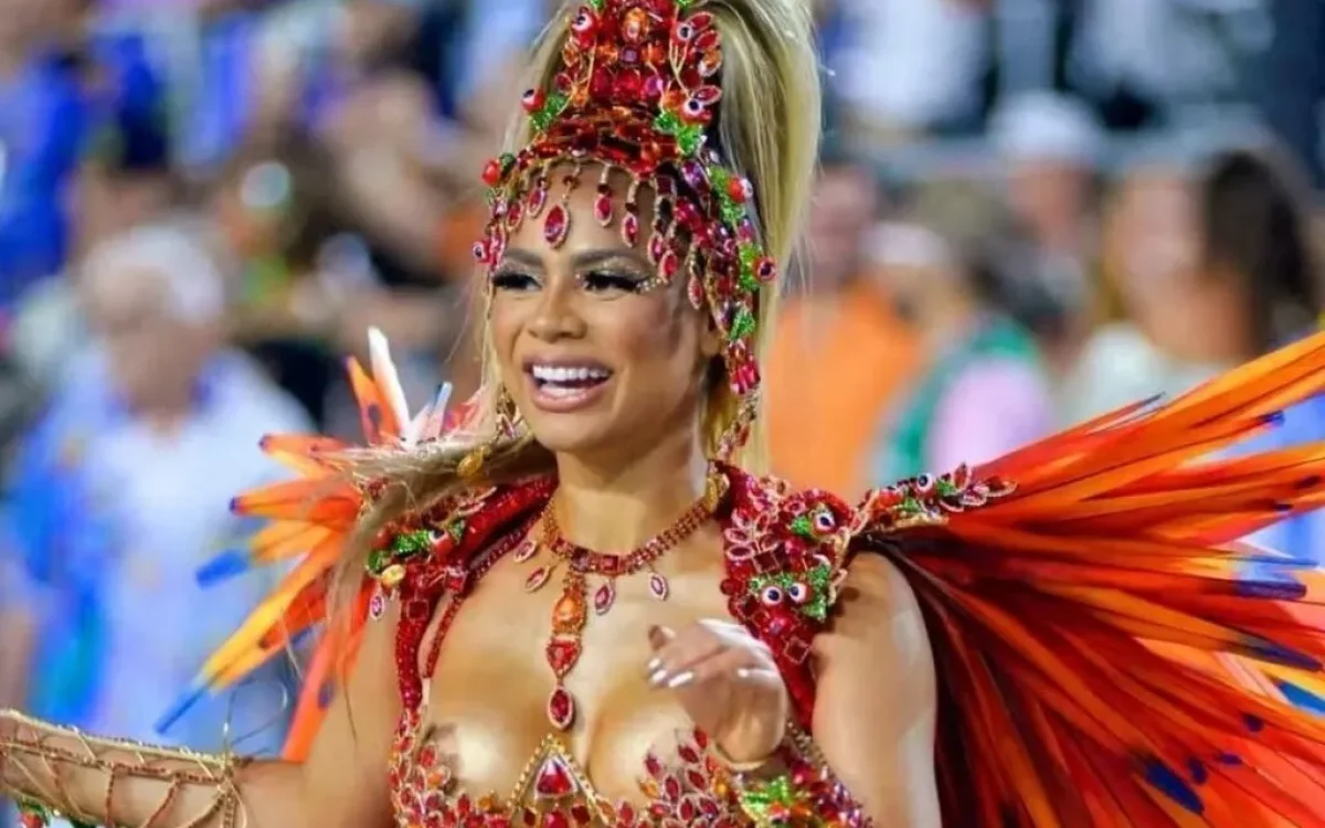 Lexa retoma agenda de Carnaval após período de luto